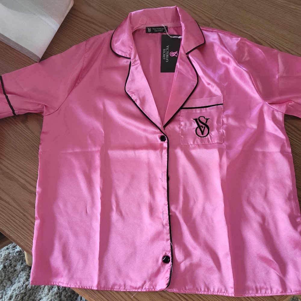 Victoria Secret Pj Short set in XL.  I bought on Poshmark and they didn't fit.